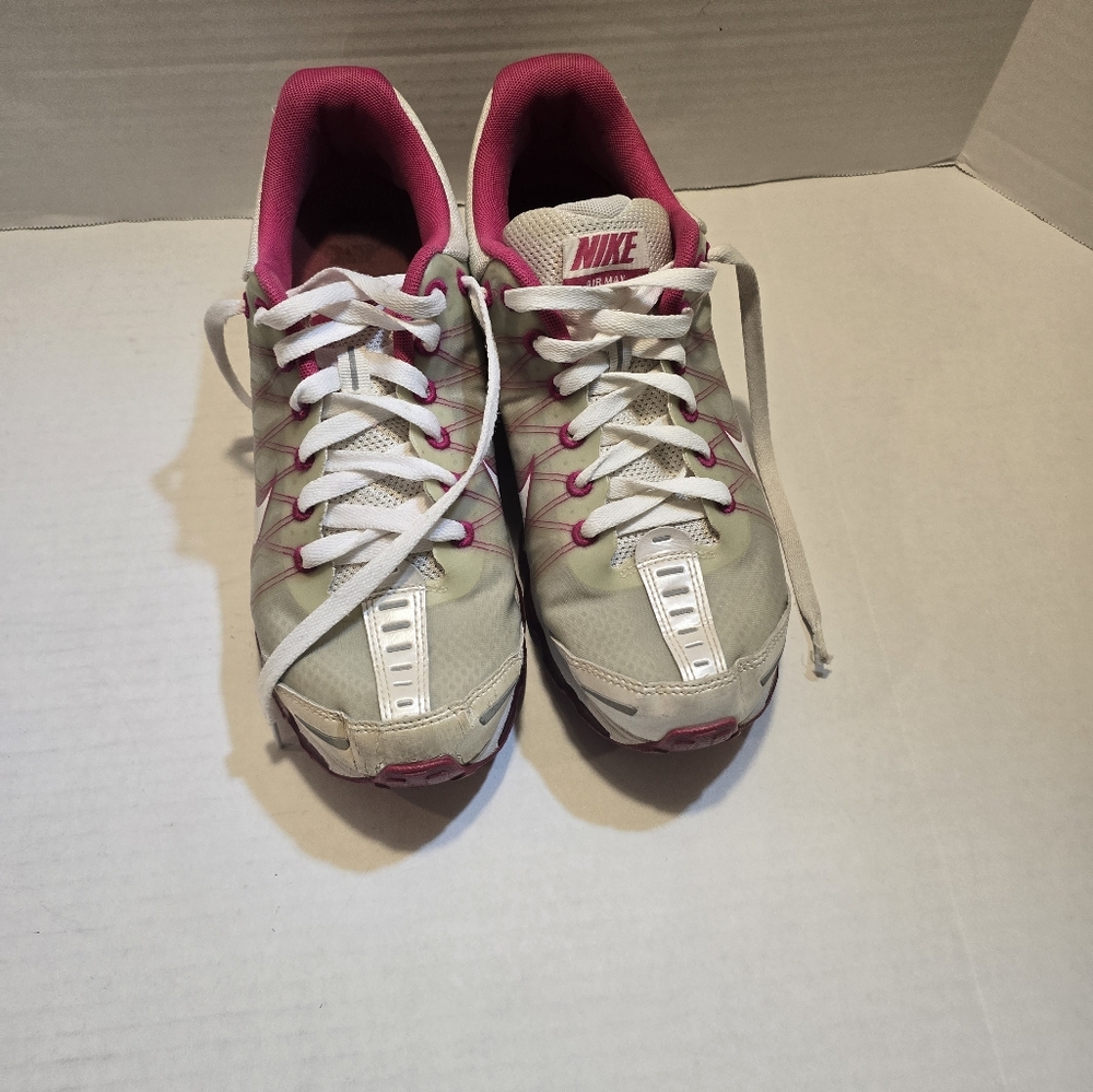 Women athletic‎ shoes